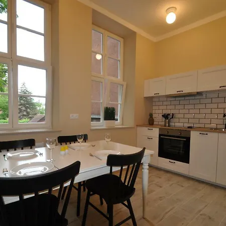 Apartament Przy Zlotej Bramie דירה *